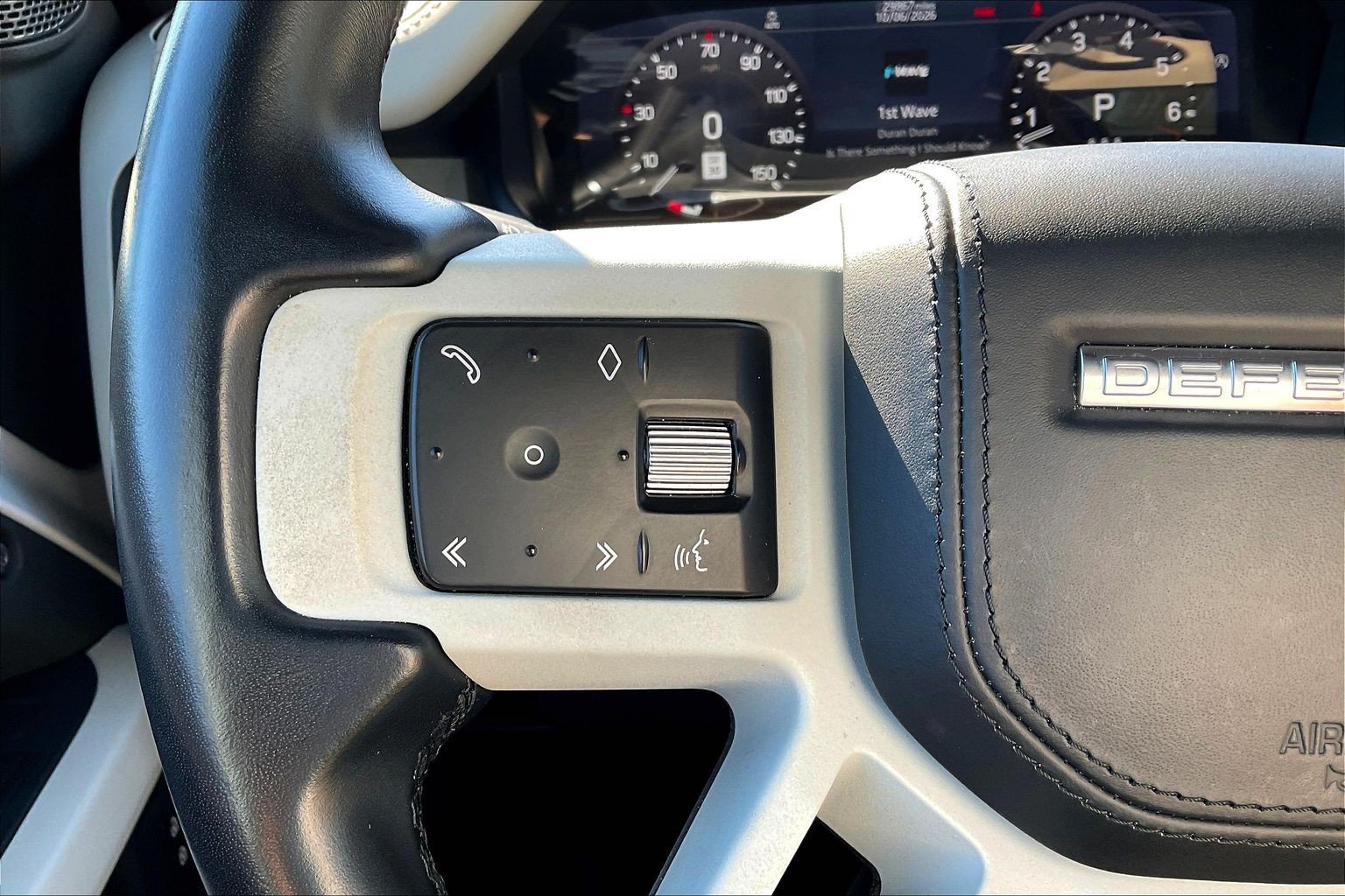 Used 2022 Land Rover Defender 110 X-Dynamic HSE AWD/4WD image 11