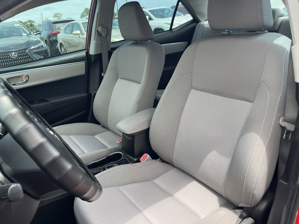 Used 2015 Toyota Corolla LE FWD image 14