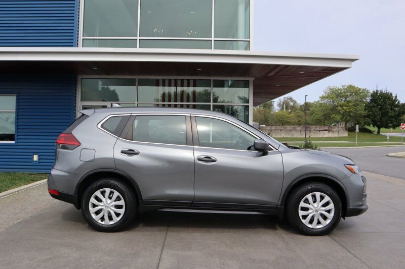 Used 2020 Nissan Rogue S image 2