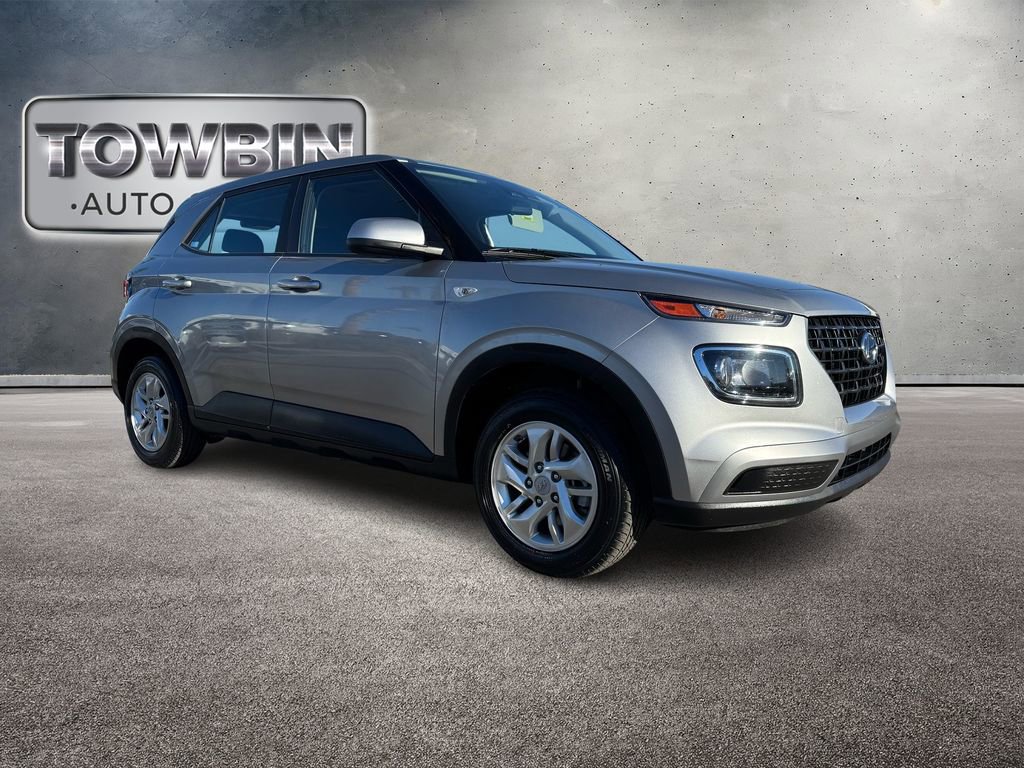 Used 2024 Hyundai Venue SE image 2