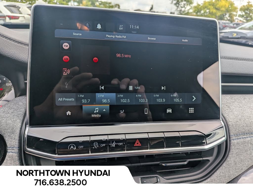 Used 2024 Jeep Compass Latitude image 22