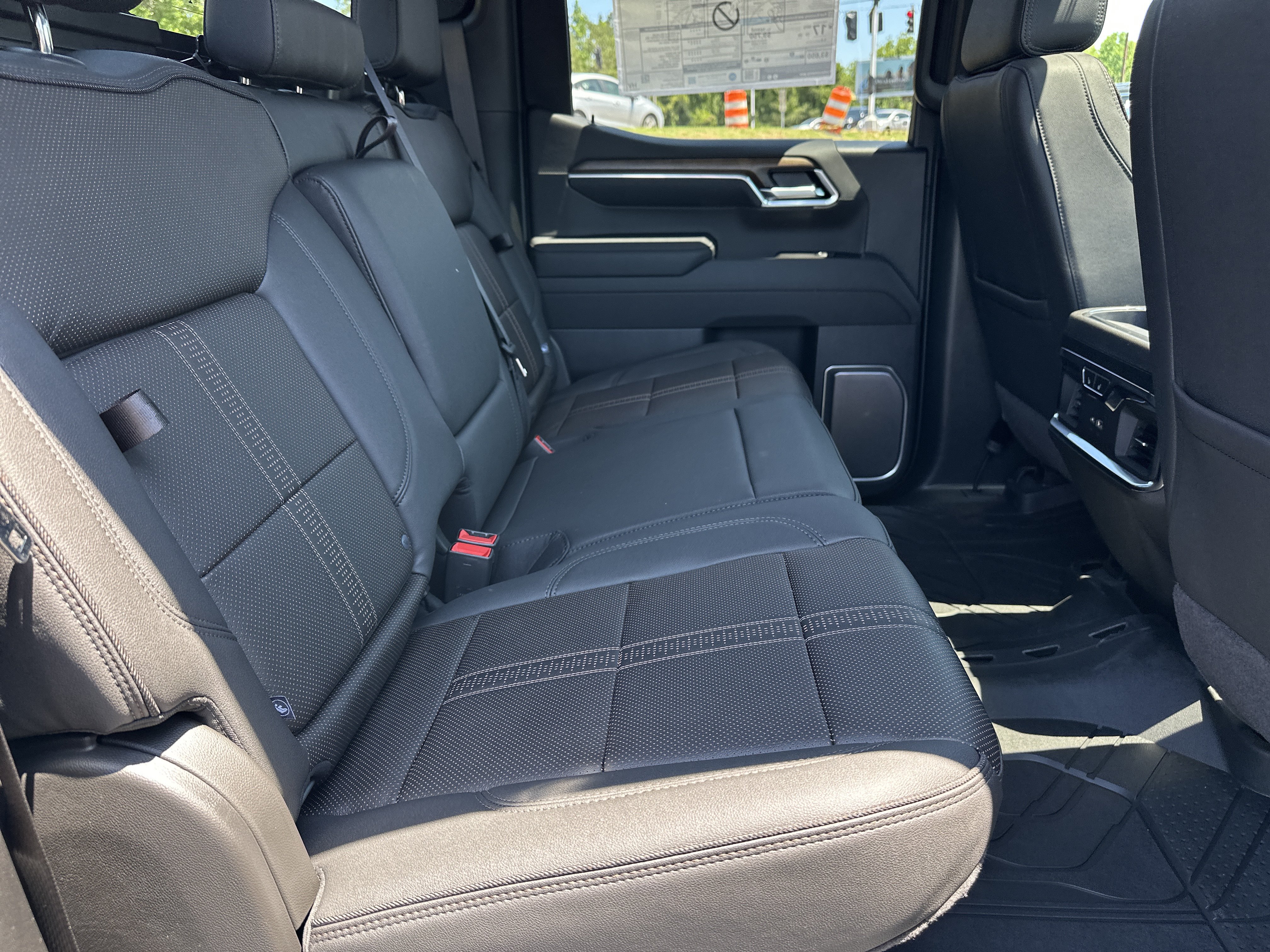 New 2026 Chevrolet Silverado 1500 High Country AWD/4WD image 17