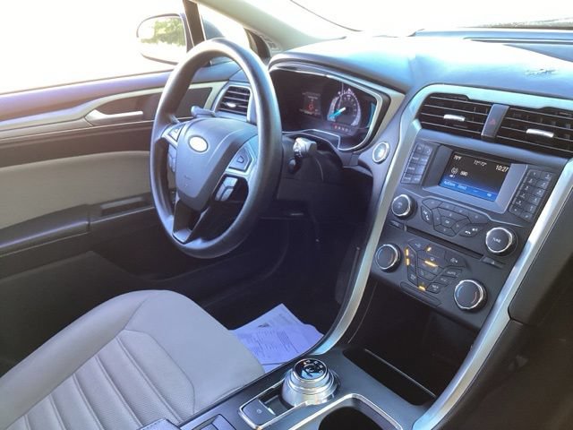 Used 2018 Ford Fusion S FWD image 19