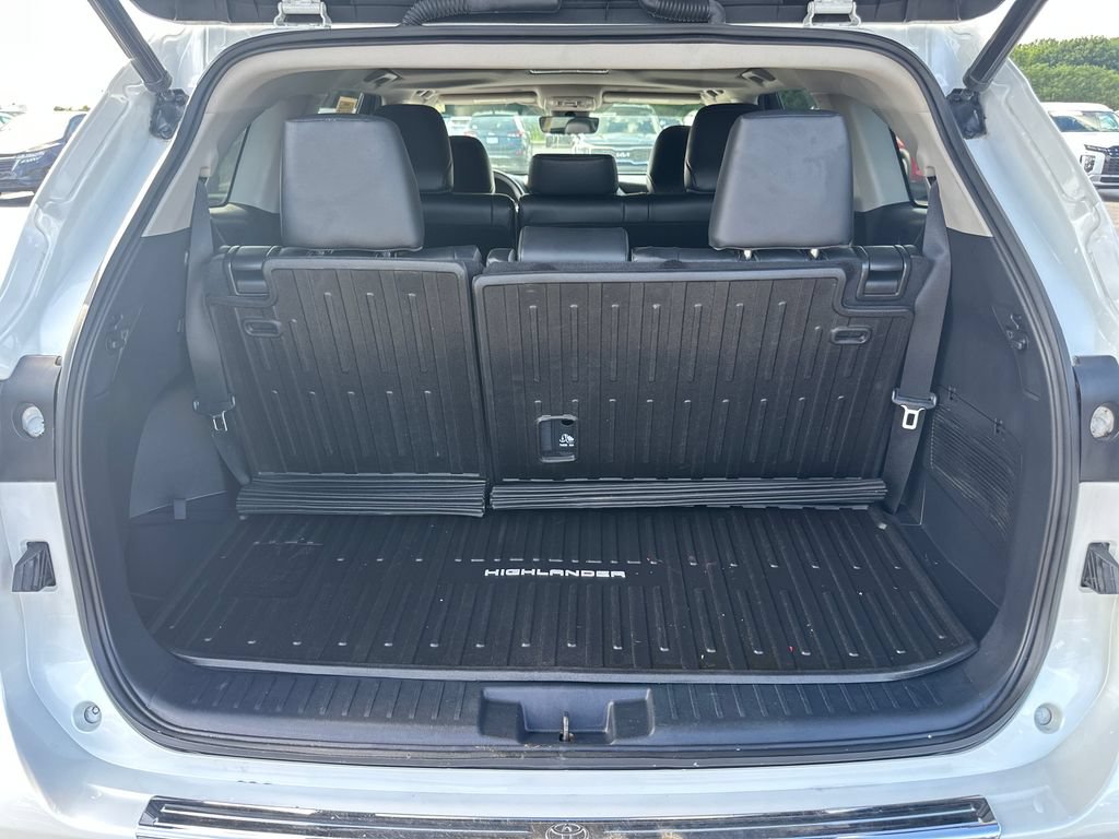 Used 2023 Toyota Highlander XLE FWD image 9