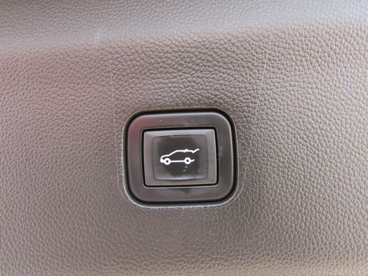 Used 2021 Buick Enclave Premium w/ Surround and Sites Package AWD/4WD image 15