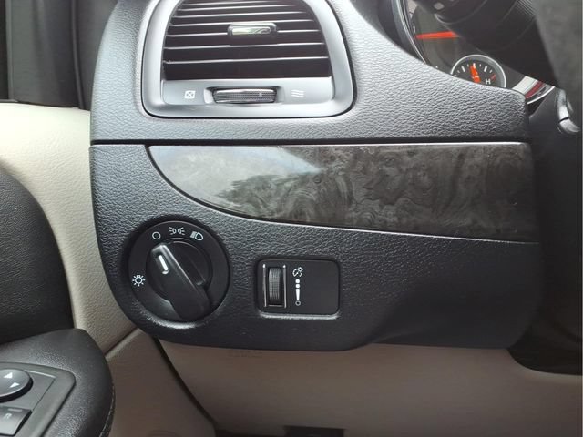Used 2013 Dodge Grand Caravan SXT FWD image 14