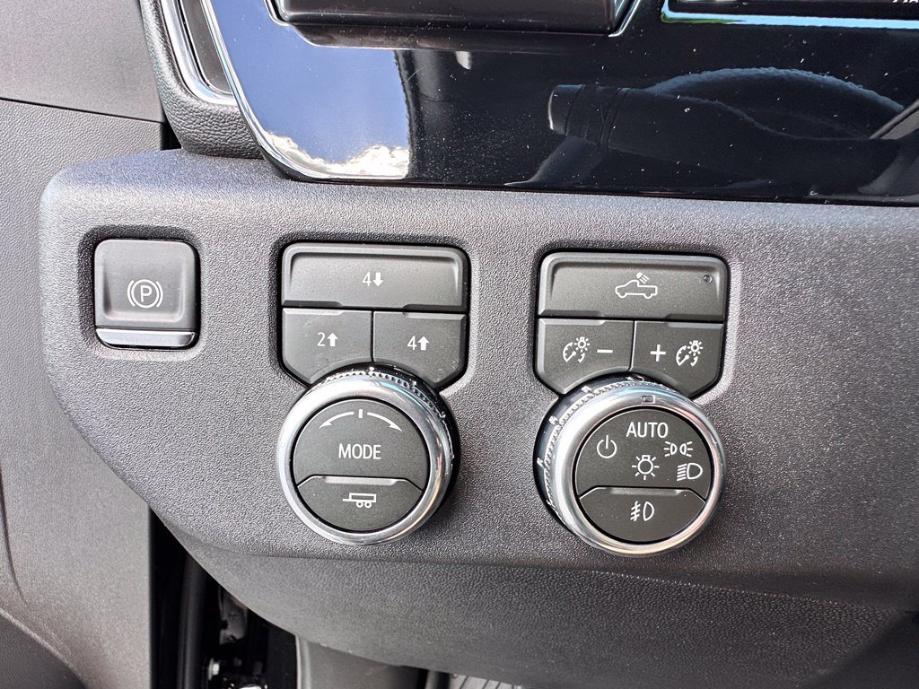 Certified 2026 GMC Sierra 3500 SLE w/ Preferred Package AWD/4WD image 37