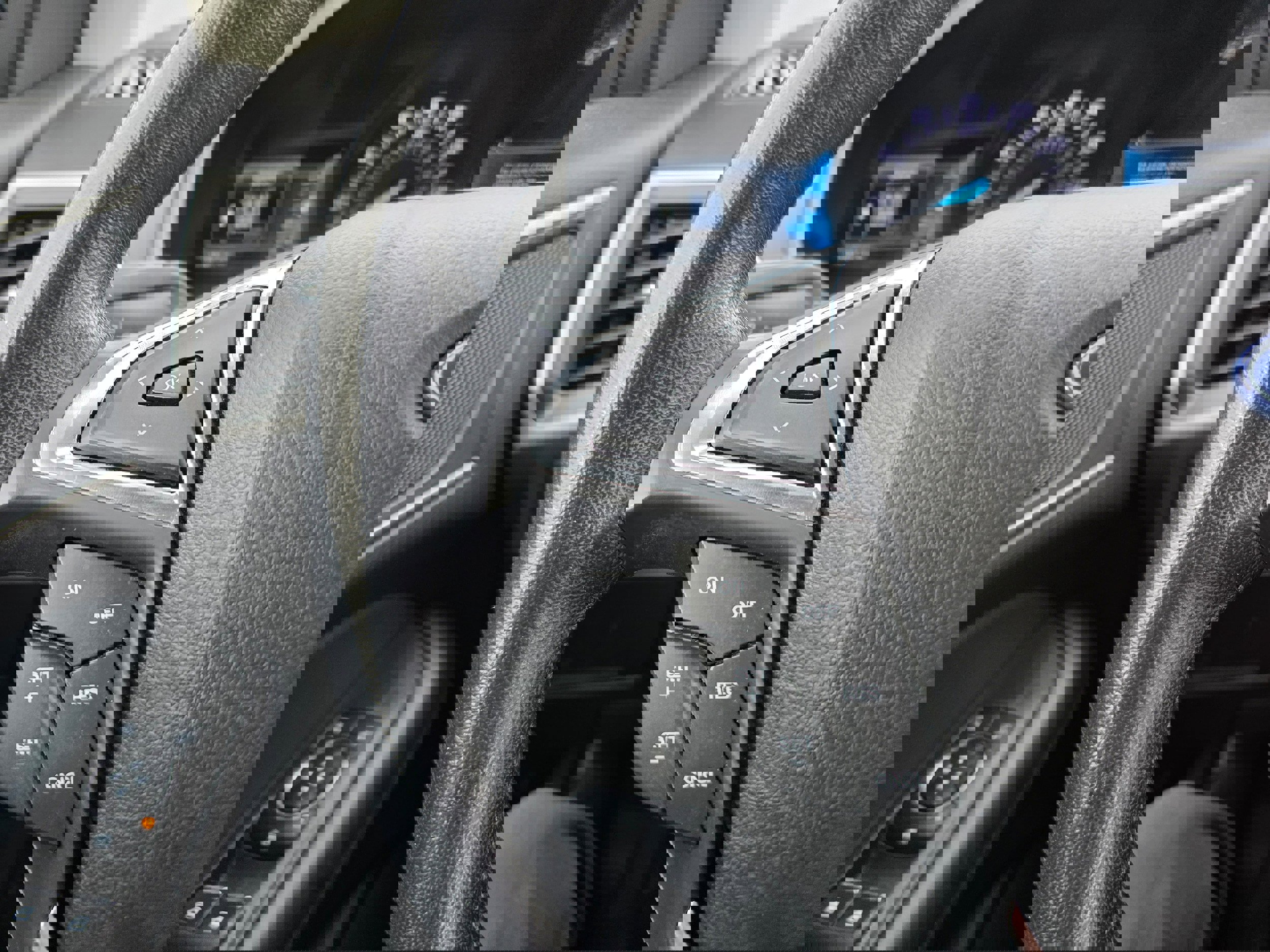 Used 2023 Ford Edge SEL w/ Sport Appearance Package image 15