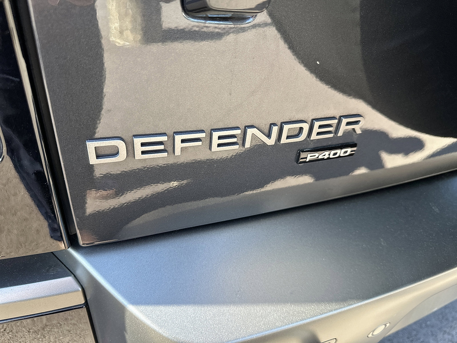 Used 2023 Land Rover Defender 130 X-Dynamic SE AWD/4WD image 9