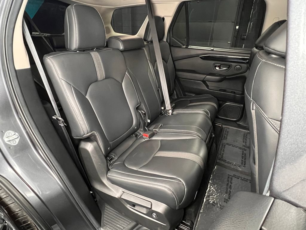 Used 2025 Honda Pilot Touring image 18