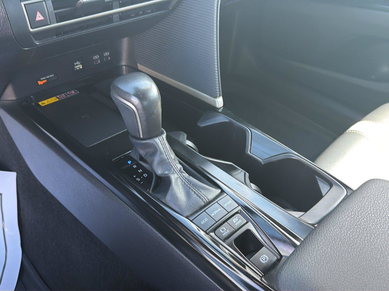 Used 2025 Toyota Camry SE FWD image 27