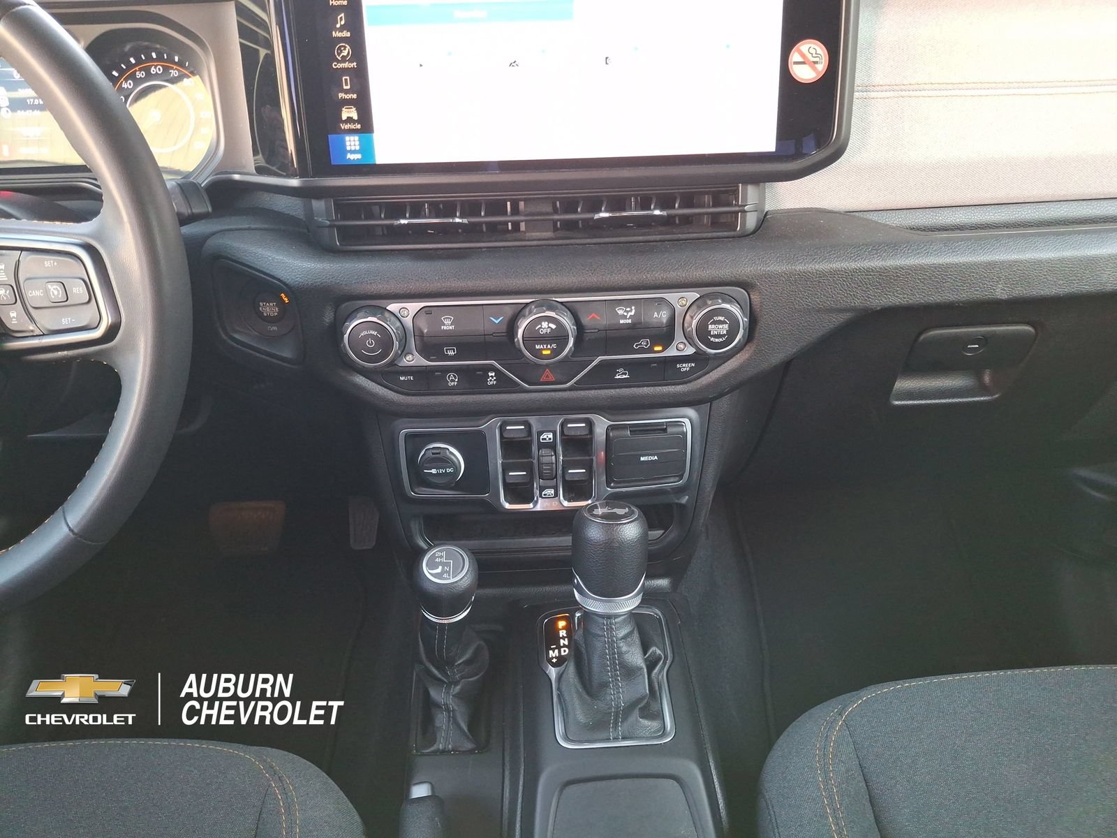 Used 2024 Jeep Wrangler Unlimited Sport AWD/4WD image 12