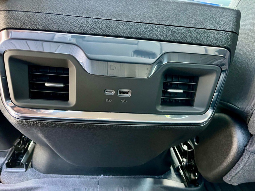 New 2026 GMC Sierra 1500 Elevation w/ LPO, Elevation Black Package image 18