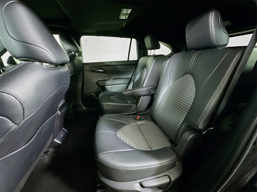 Used 2024 Toyota Highlander XSE image 15