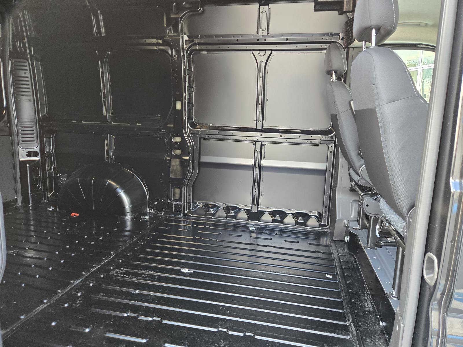 New 2026 RAM ProMaster 1500 w/ Quick Order Package 22G SLT image 28