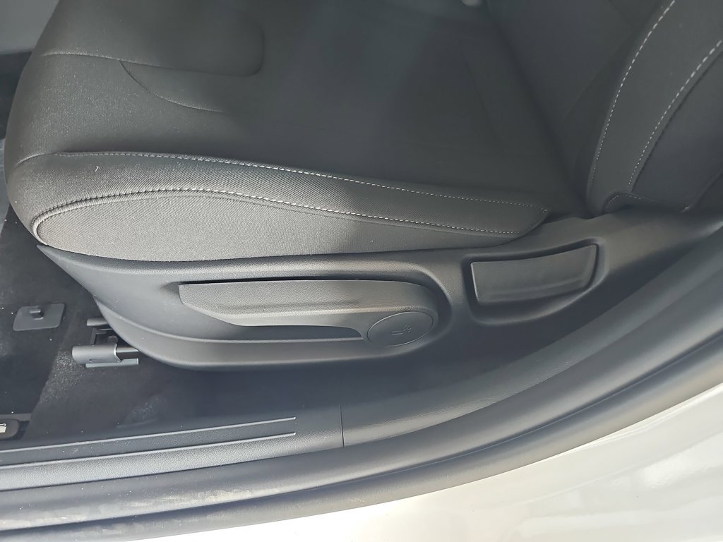 New 2026 Hyundai Elantra SEL Sport Premium FWD image 30