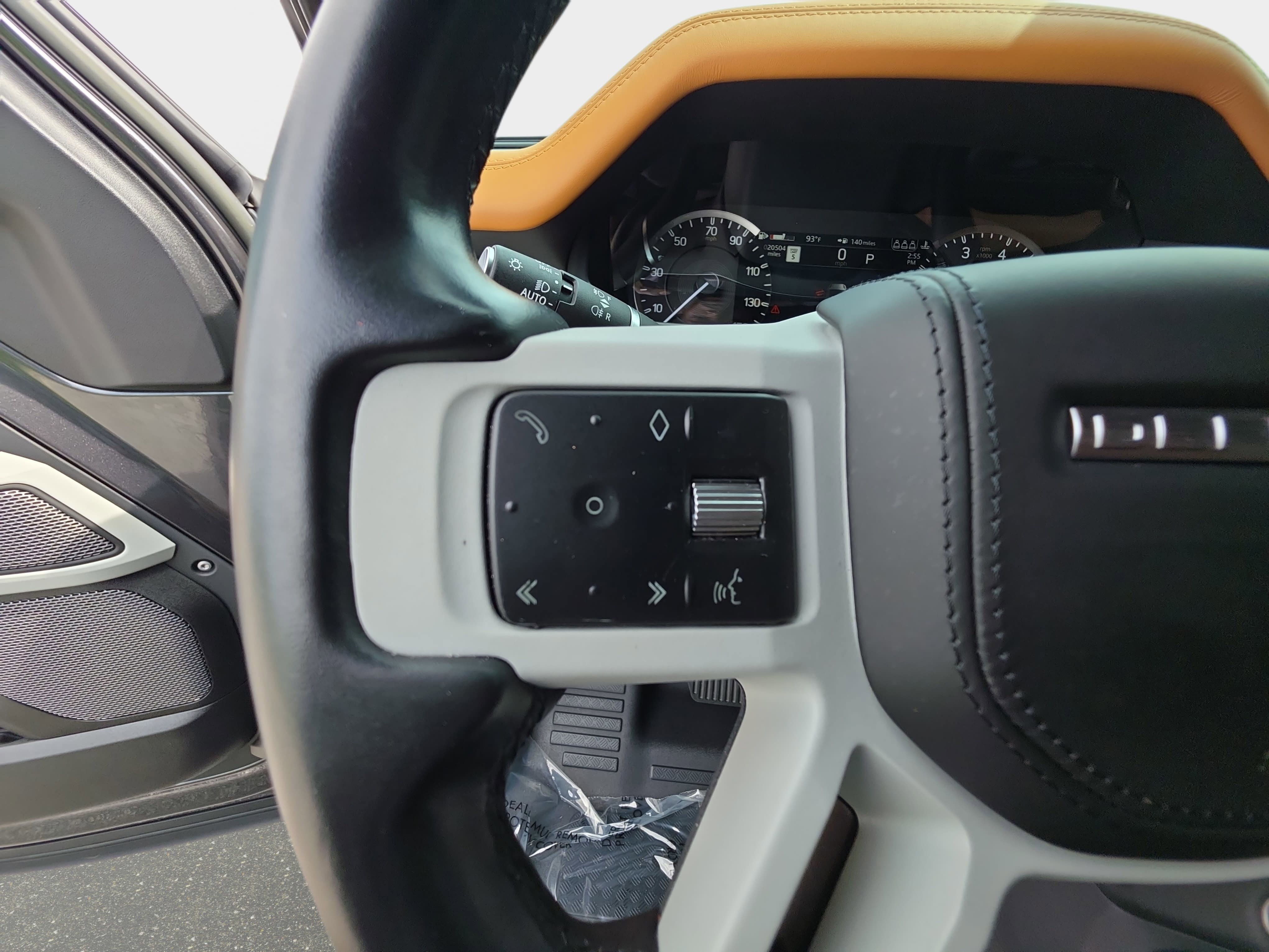 Used 2023 Land Rover Defender 110 X-Dynamic SE AWD/4WD image 16