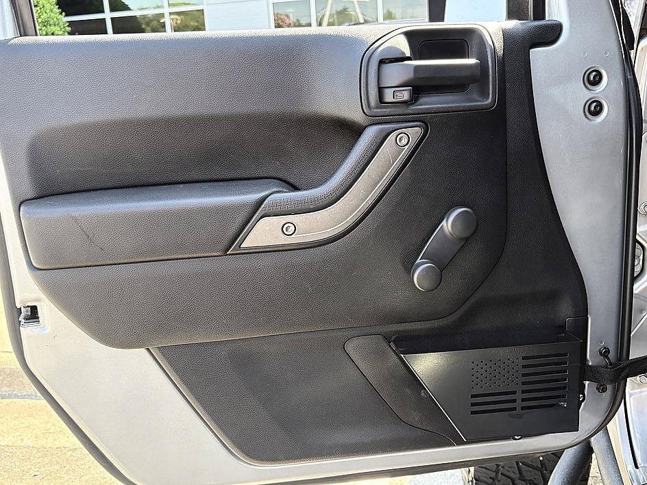 Used 2014 Jeep Wrangler Sport AWD/4WD image 14