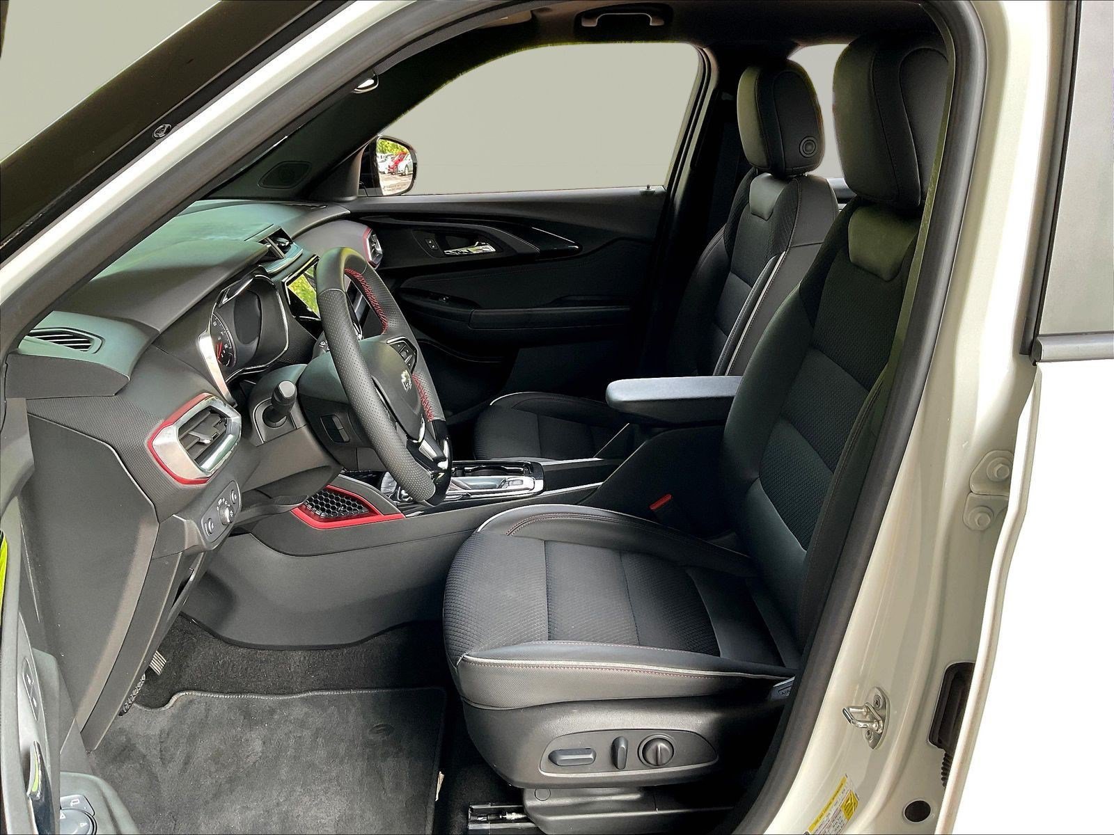 Used 2023 Chevrolet TrailBlazer RS w/ Sun and Liftgate Package AWD/4WD image 20