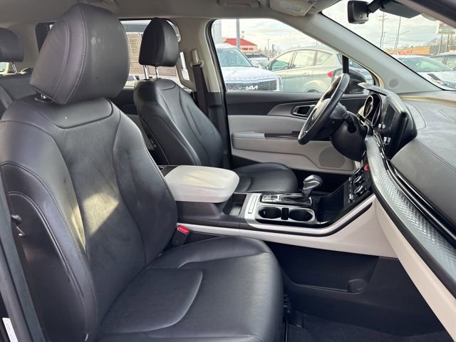 Used 2023 Kia Carnival LX image 42