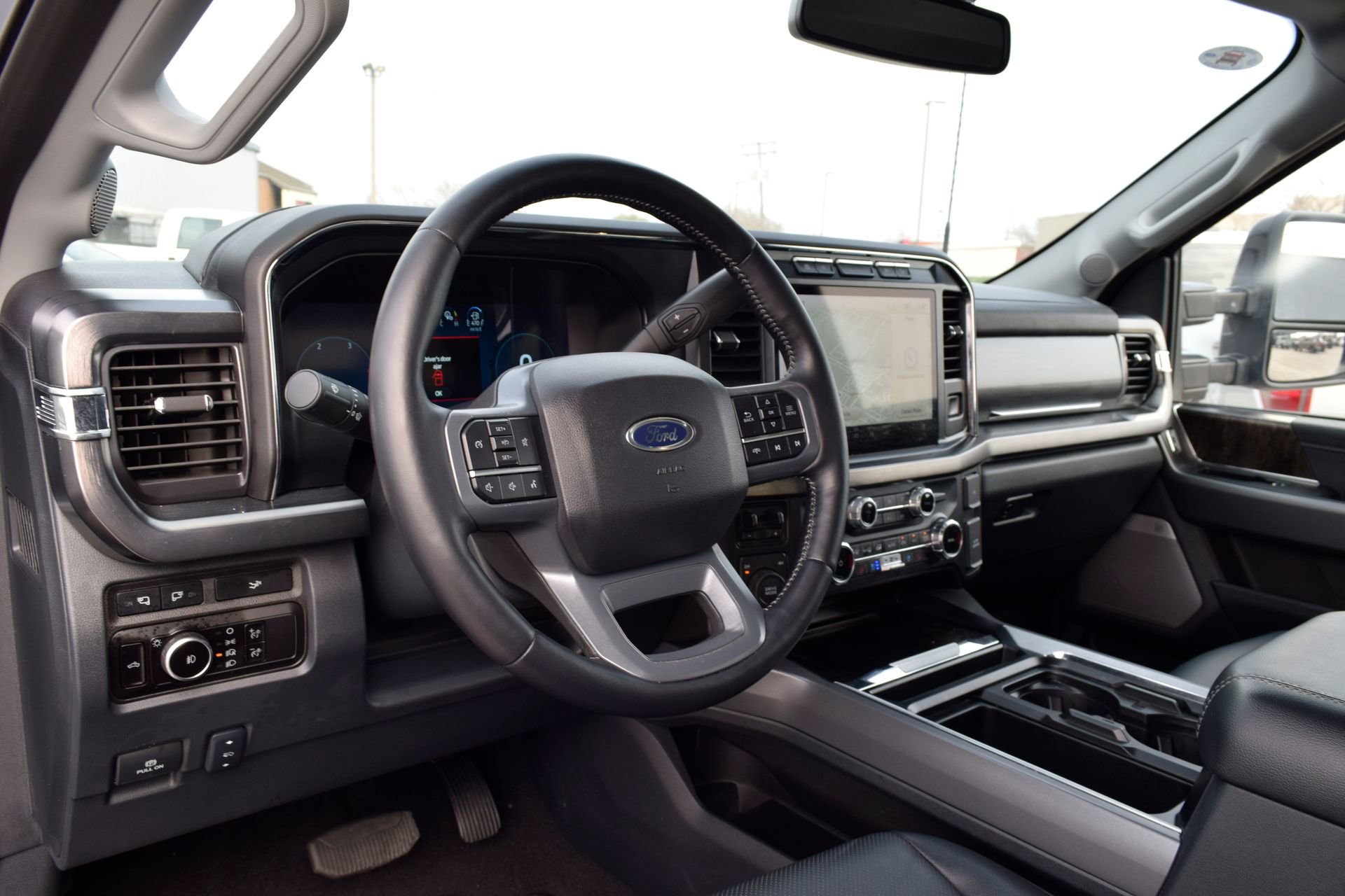 Used 2024 Ford F250 Lariat w/ Black Appearance Package image 17