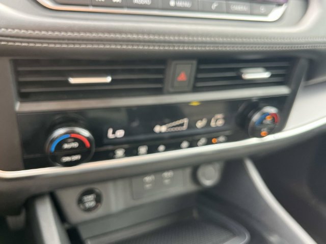 Used 2024 Nissan Rogue SV AWD/4WD image 37