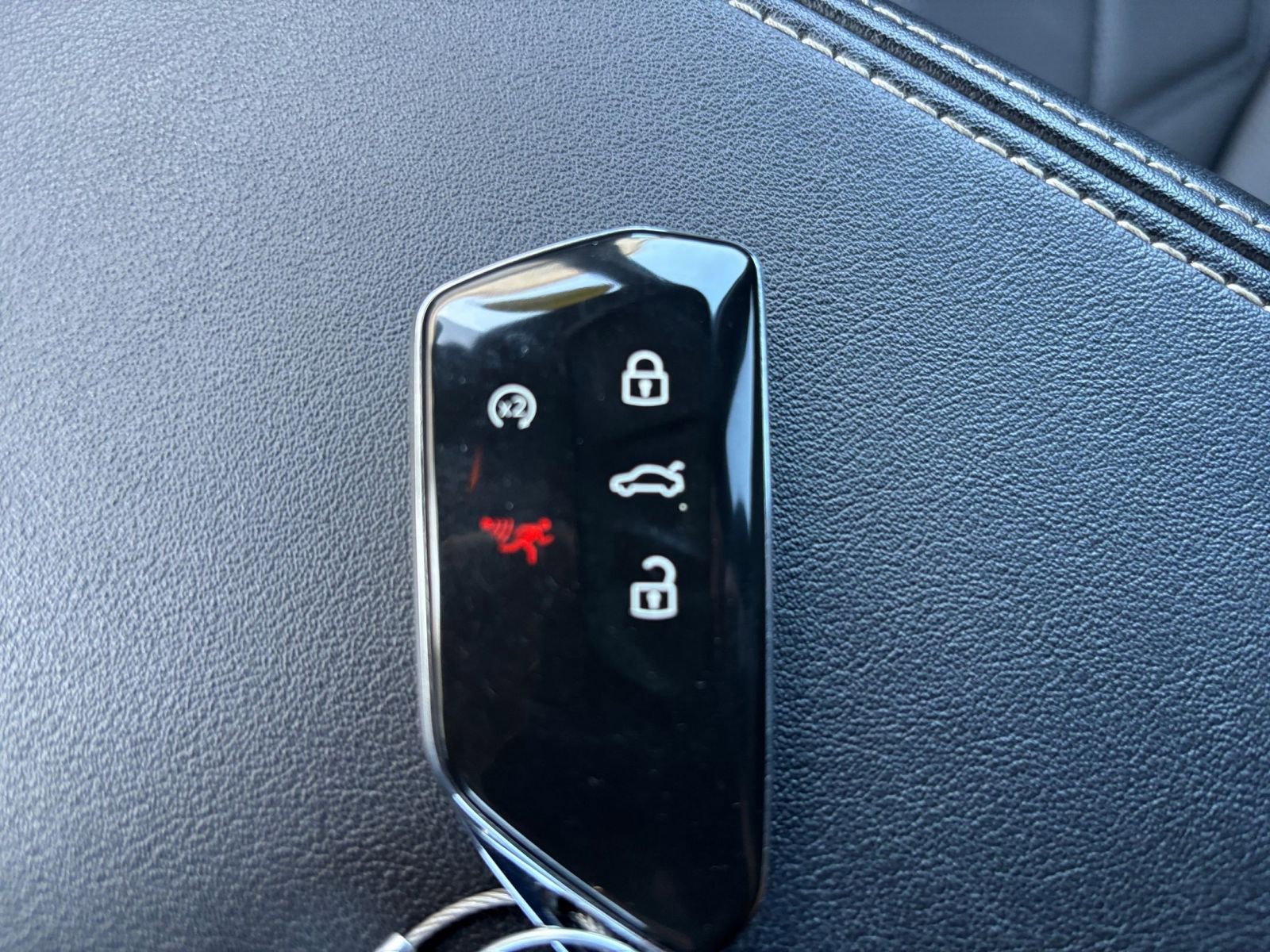 Used 2024 Volkswagen Atlas Cross Sport SE image 22