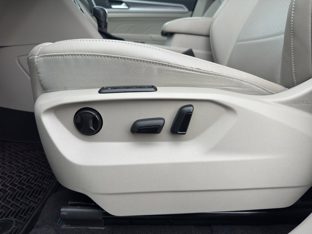 Used 2021 Volkswagen Atlas SEL R-Line image 11