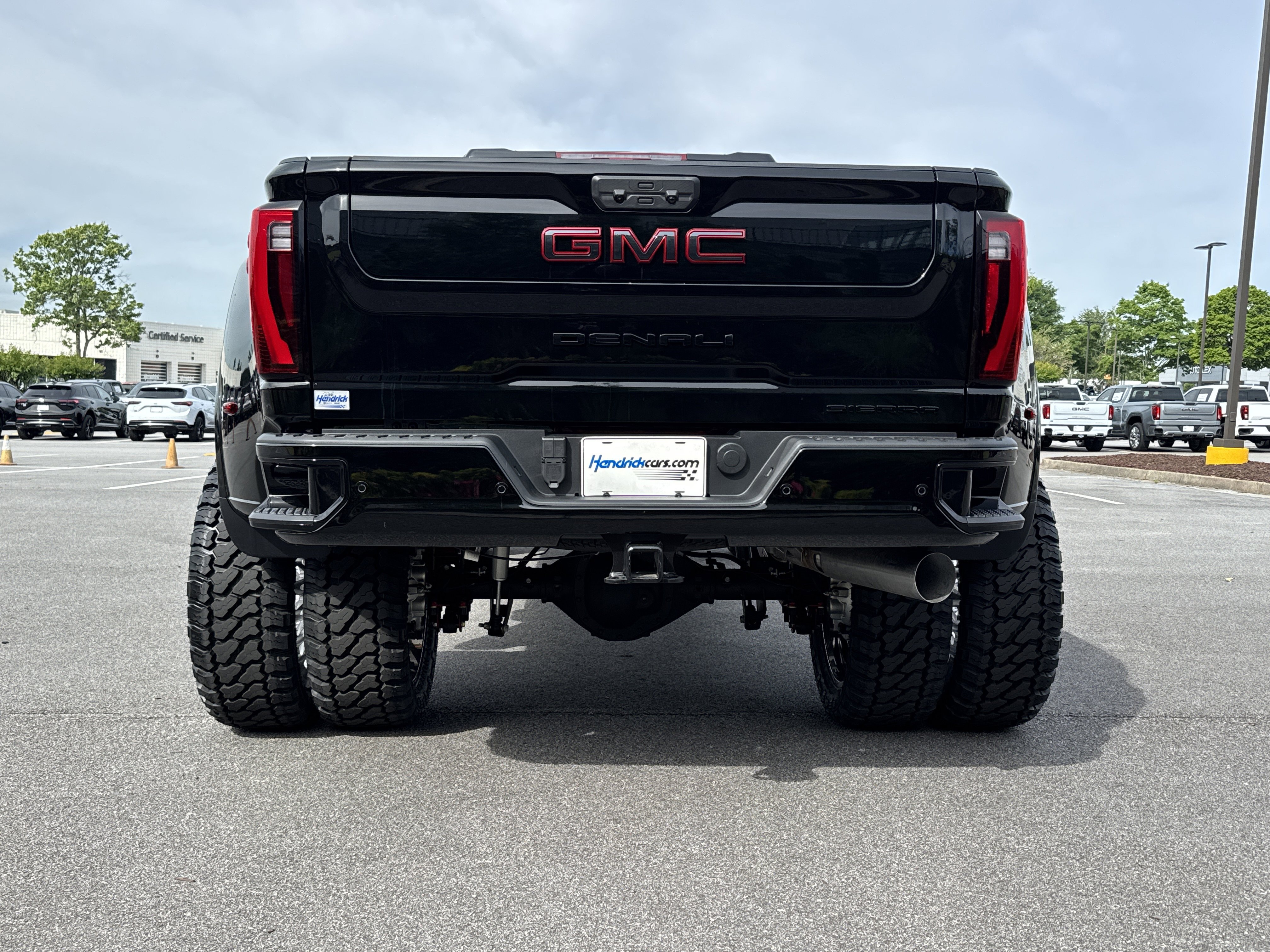 New 2026 GMC Sierra 3500 Denali Ultimate AWD/4WD image 9