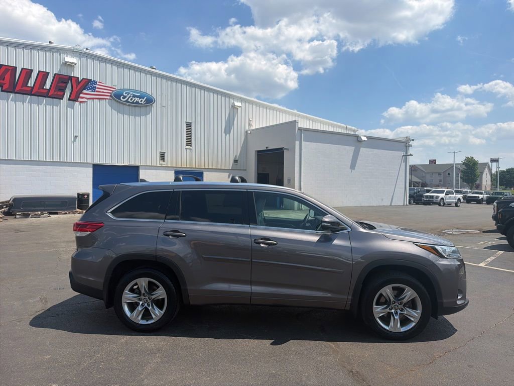 Used 2018 Toyota Highlander Limited AWD/4WD image 8