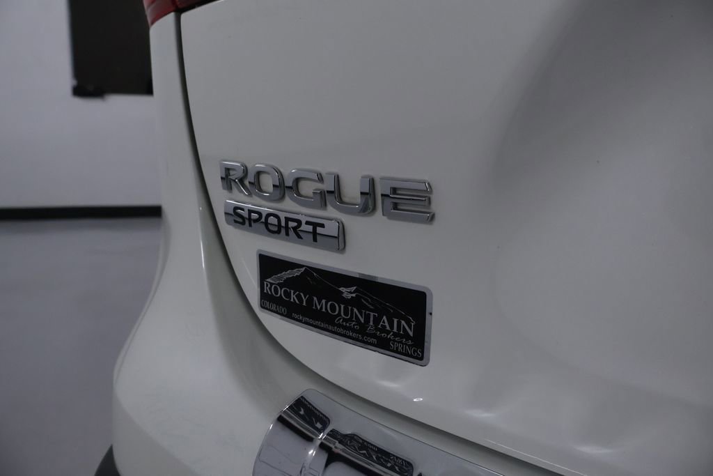 Used 2022 Nissan Rogue Sport SL w/ Premium Package image 10