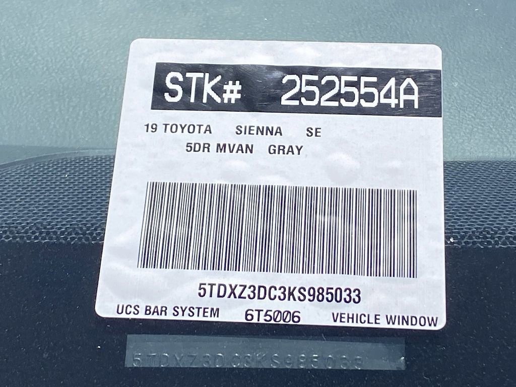 Certified 2019 Toyota Sienna SE FWD image 38