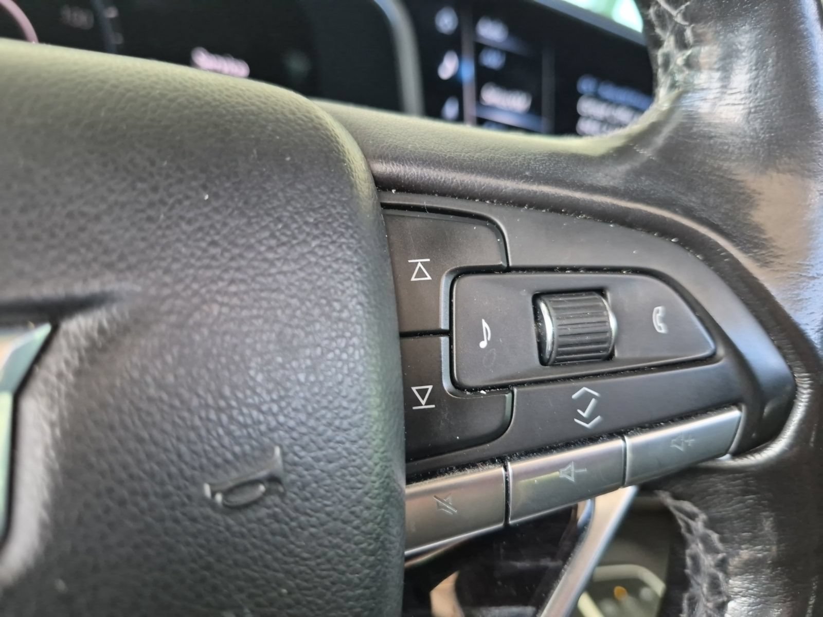 Used 2021 Cadillac Escalade Sport AWD/4WD image 16