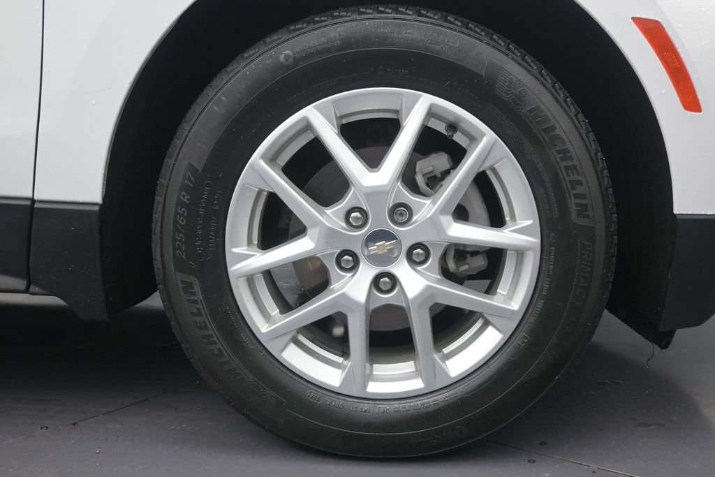 Used 2024 Chevrolet Equinox LT FWD image 9