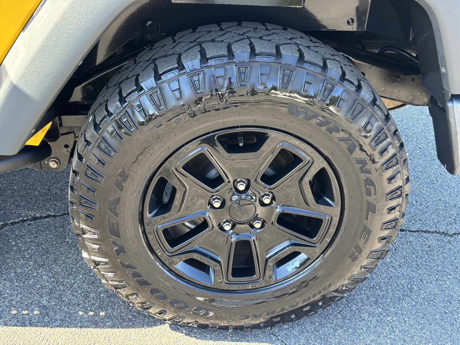 Used 2015 Jeep Wrangler Sport image 14