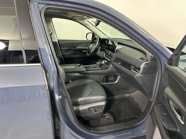 Used 2024 Toyota Grand Highlander XLE AWD/4WD image 10