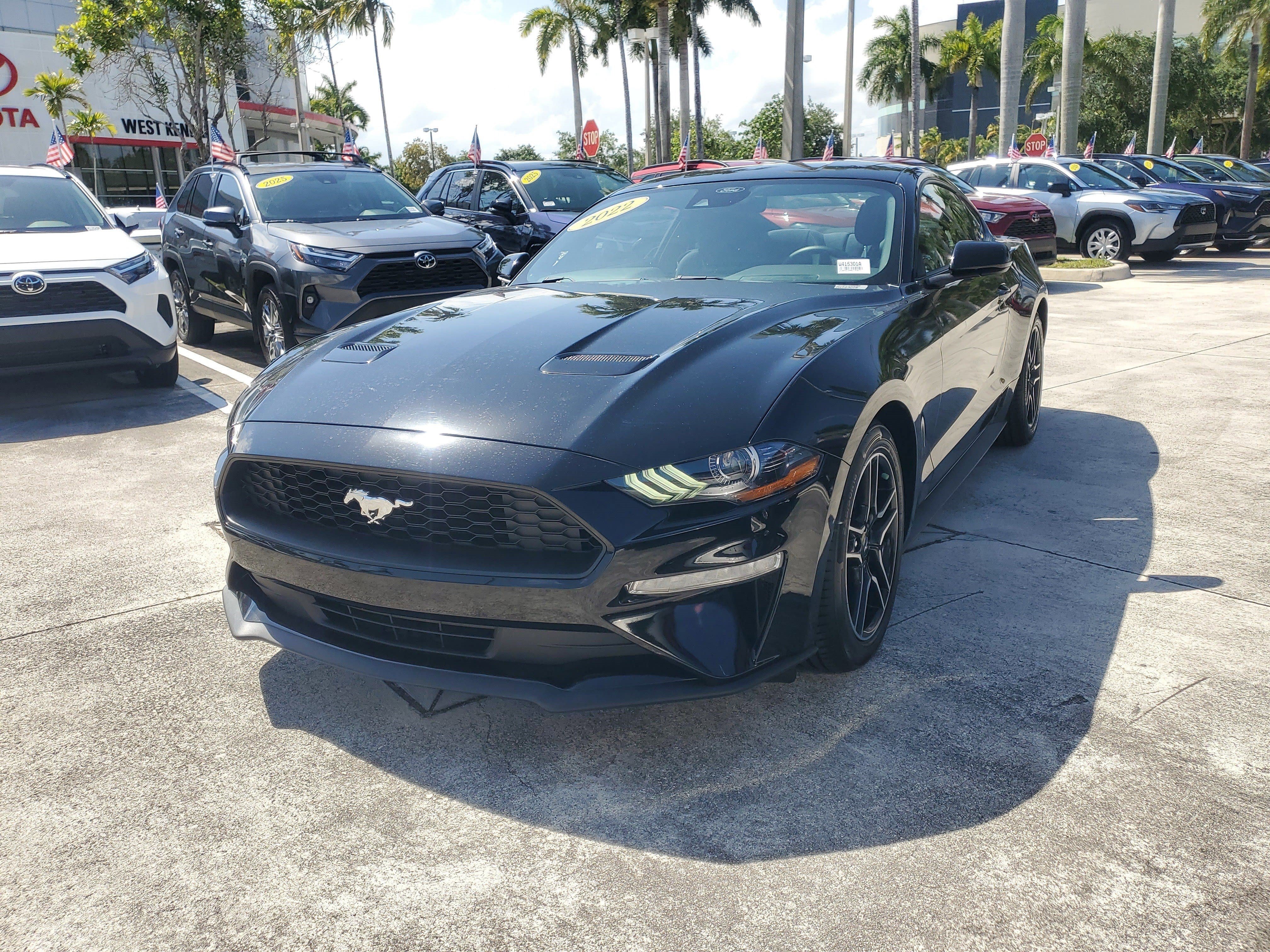 Used 2022 Ford Mustang Coupe w/ Equipment Group 101A RWD image 7