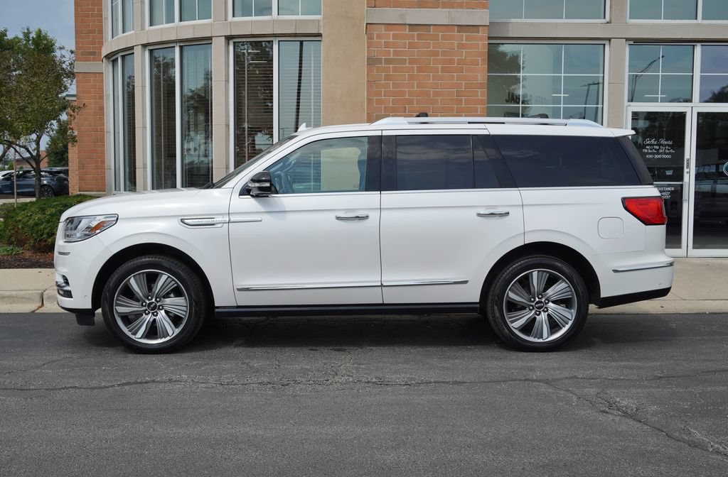 Used 2018 Lincoln Navigator Reserve w/ Technology Package AWD/4WD image 2