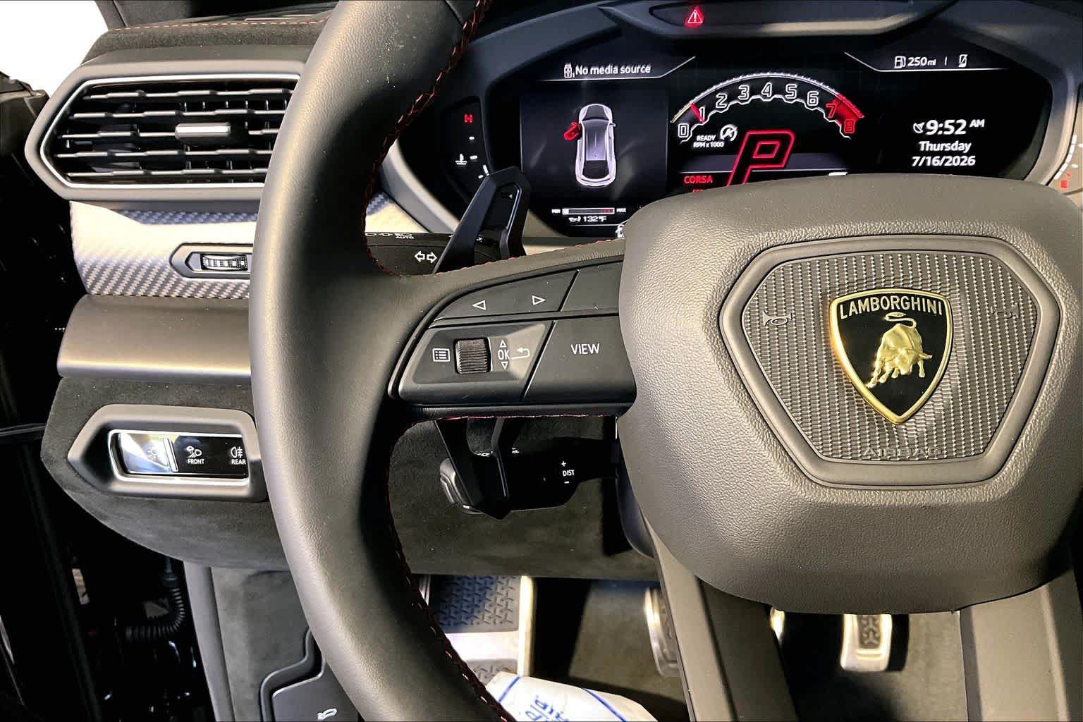 Used 2024 Lamborghini Urus Performante AWD/4WD image 23