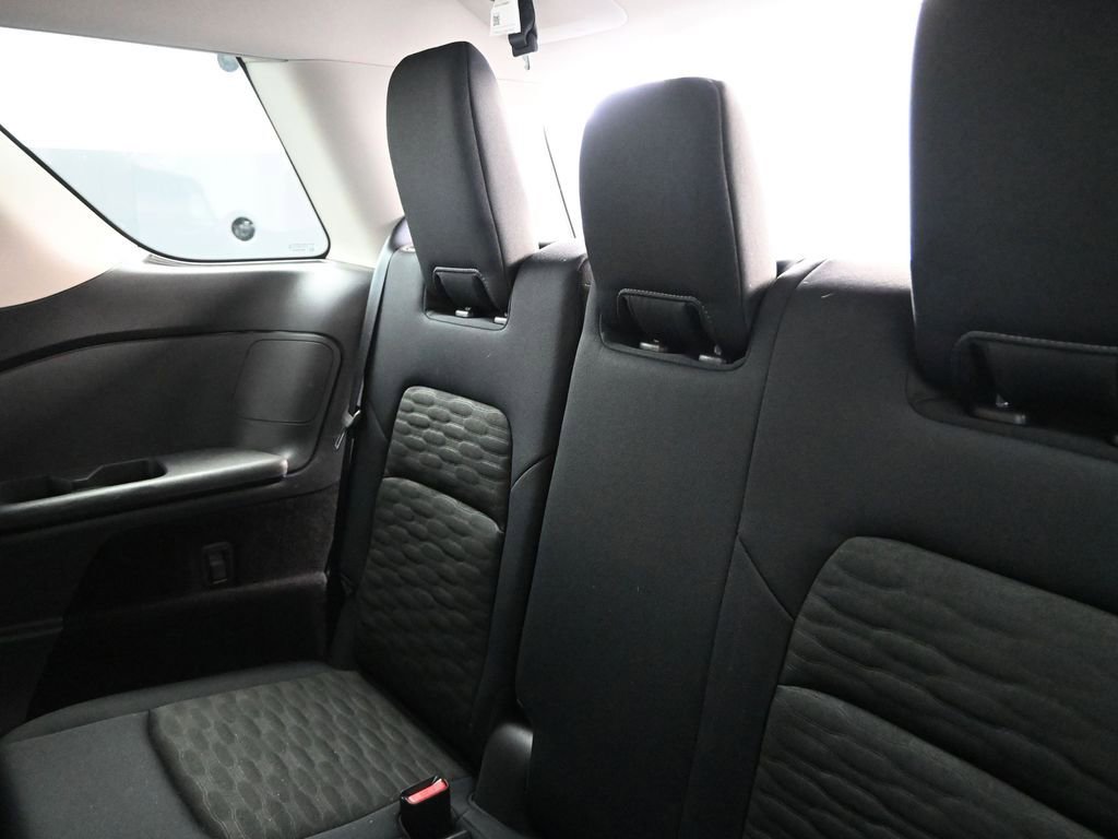 Used 2025 Nissan Pathfinder SV image 21