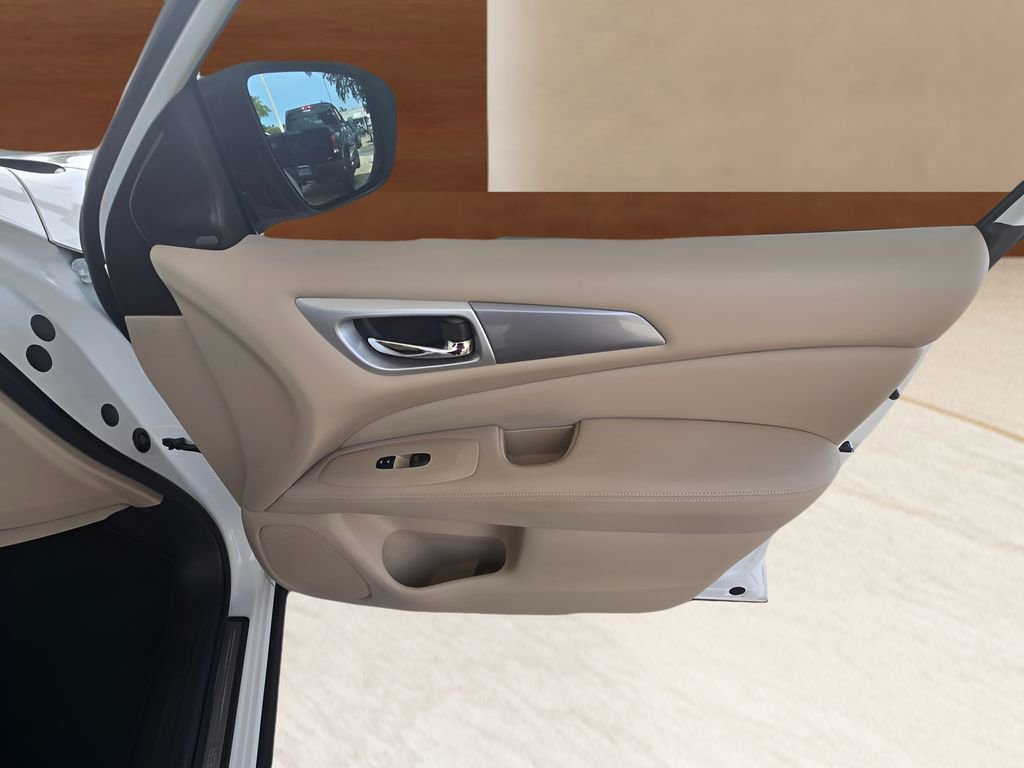 Used 2019 Nissan Pathfinder SL FWD image 42