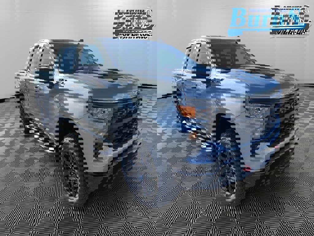 New 2026 Chevrolet Silverado 1500 Custom Trail Boss w/ LPO, Dark Essentials Package