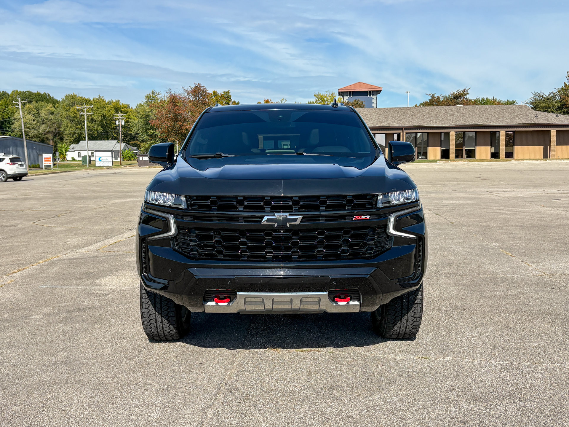 Used 2023 Chevrolet Suburban Z71 w/ Z71 Off-Road Package AWD/4WD image 3