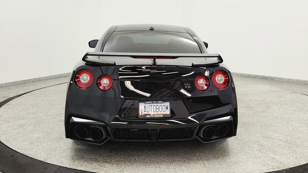 Used 2024 Nissan GT-R Premium w/ Premium Interior Package AWD/4WD image 4