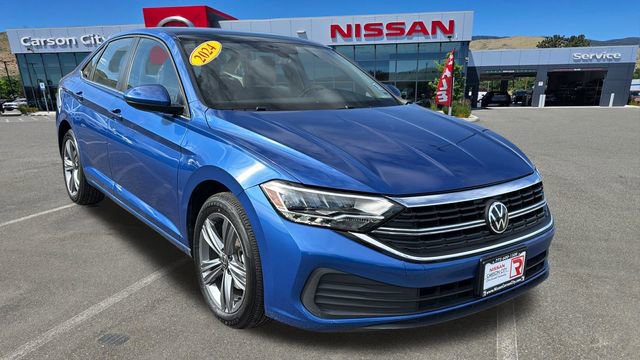Used 2024 Volkswagen Jetta SE image 1