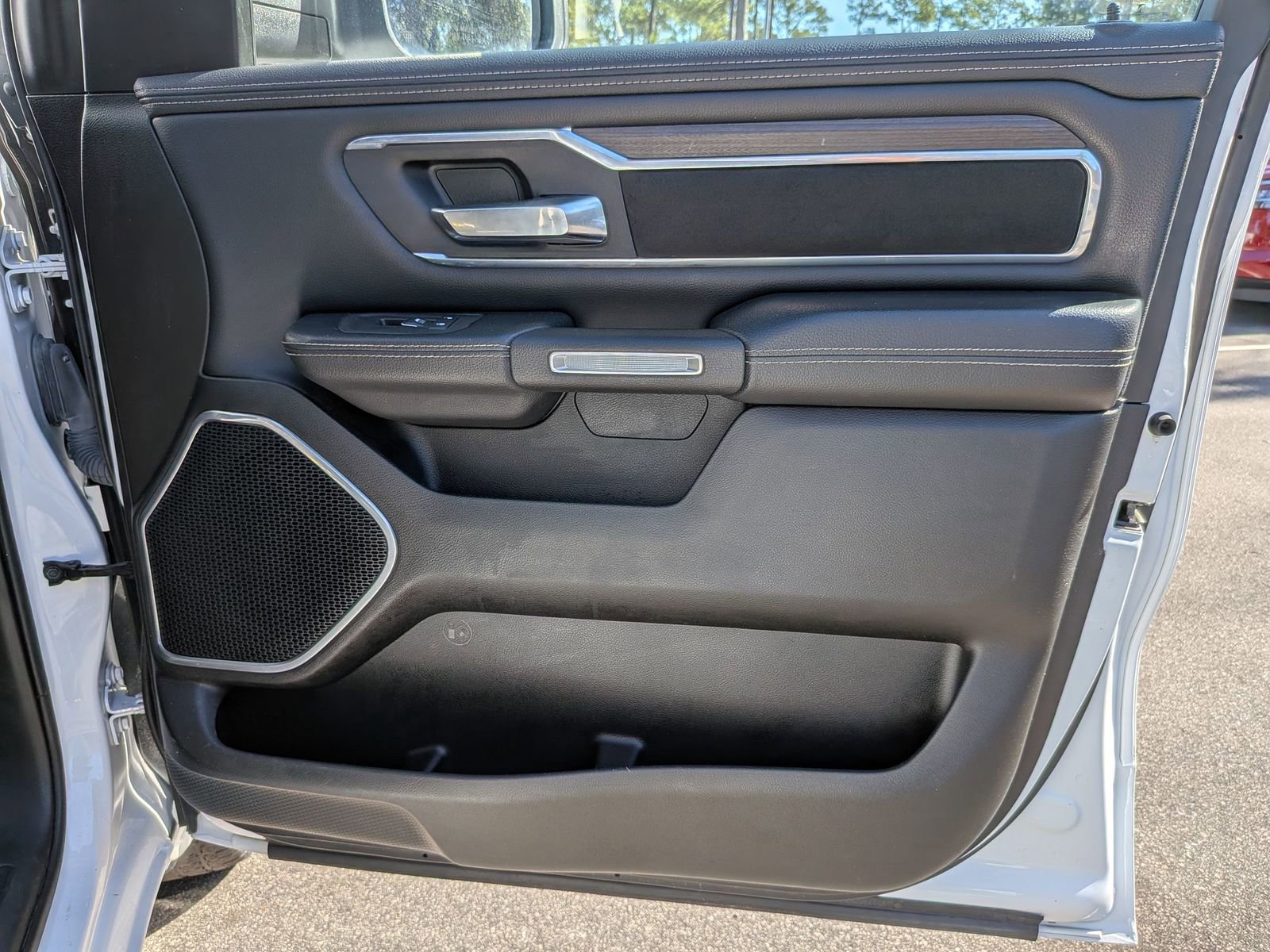 Used 2025 RAM 1500 Laramie image 34