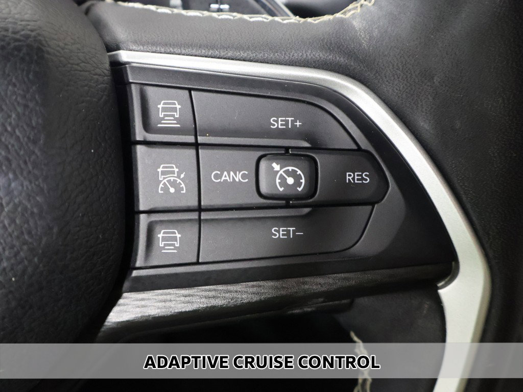 Used 2023 Jeep Grand Cherokee L Laredo AWD/4WD image 4