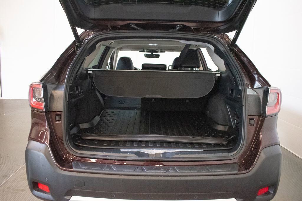 Used 2025 Subaru Outback Limited AWD/4WD image 25