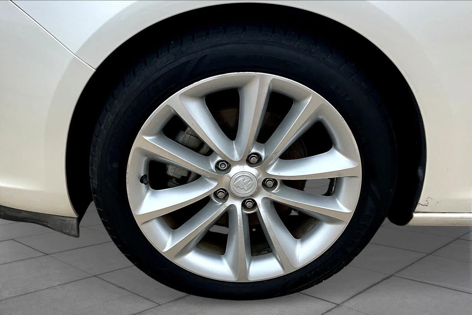 Used 2015 Buick Verano Leather w/ Experience Buick Package FWD image 11