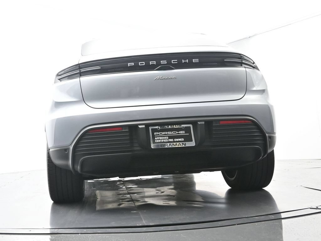 Certified 2025 Porsche Macan Electric RWD image 50